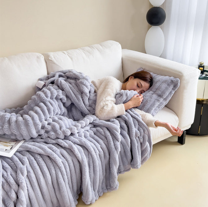 Cosycombe™ Ultra-Soft Lightweight Fleece Blanket for Winter Evenings