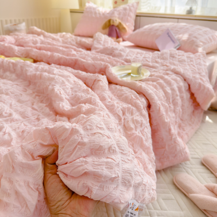 Cosycombe™ Lightweight Crinkle Blanket for Layering All Year Round