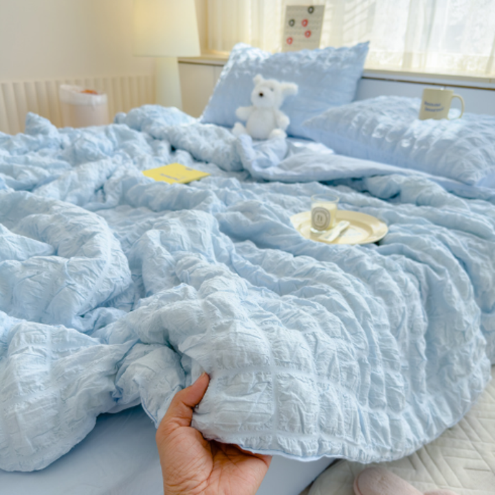 Cosycombe™ Lightweight Crinkle Blanket for Layering All Year Round