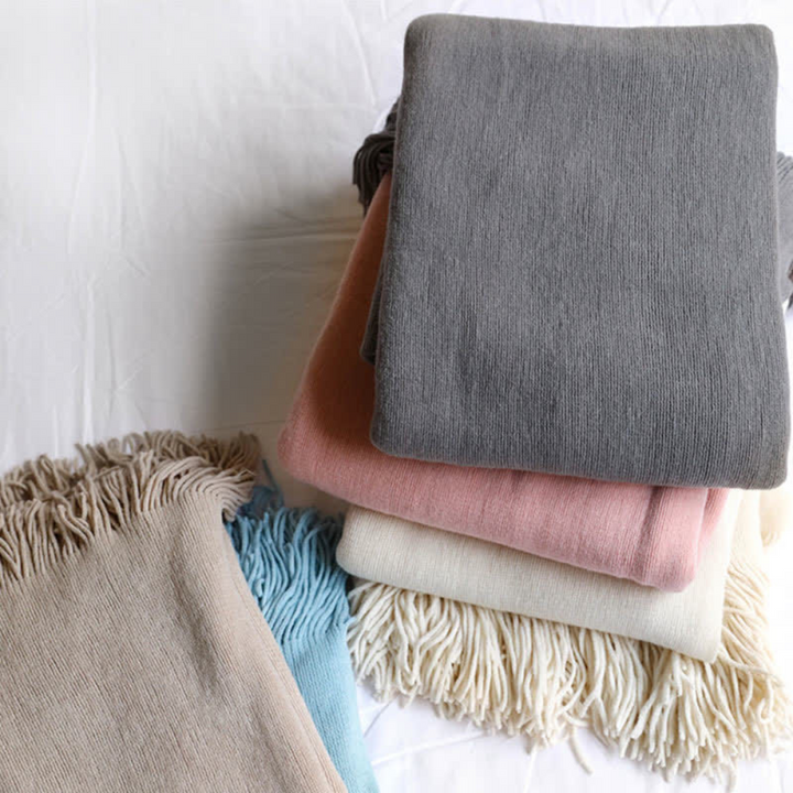 Cosycombe™ Chunky Knit Throw With Tassel Edges in Soft Acrylic