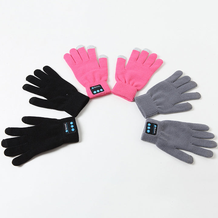 Knitted Bluetooth gloves with call buttons