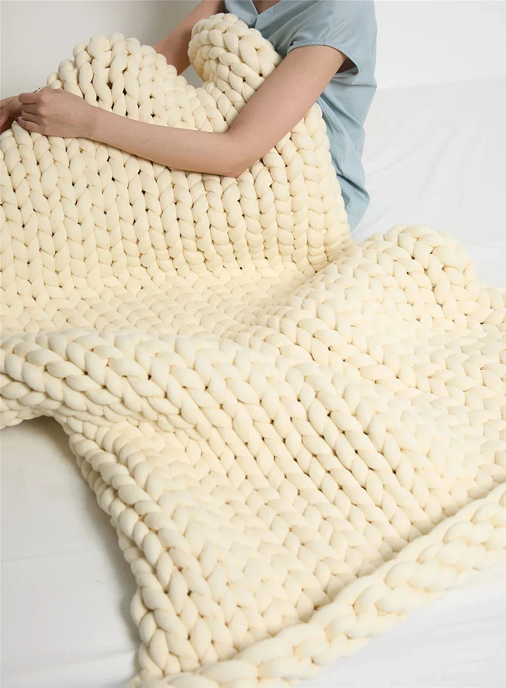 Cosycombe™ Handmade Chunky Knit Weighted Throw for Cosy Nights