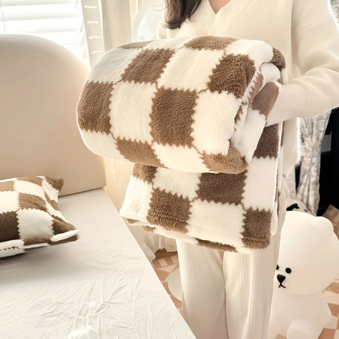 Cosycombe™ Super Soft Fleece Blanket – Light, Breathable and Warm