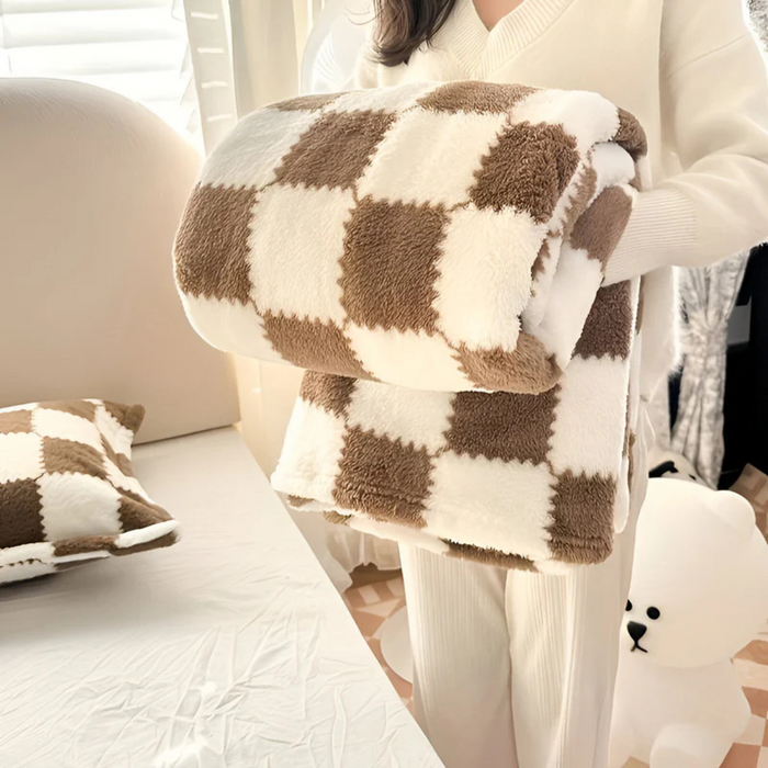 Cosycombe™ Super Soft Fleece Blanket – Light, Breathable and Warm
