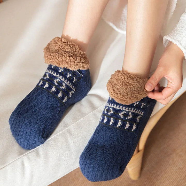 Cosycombe™ Snowflake Pattern Fleece-Lined Socks with Non-Slip Grip