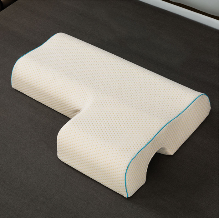 Cosycombe Arched couples pillow with arm tunnel