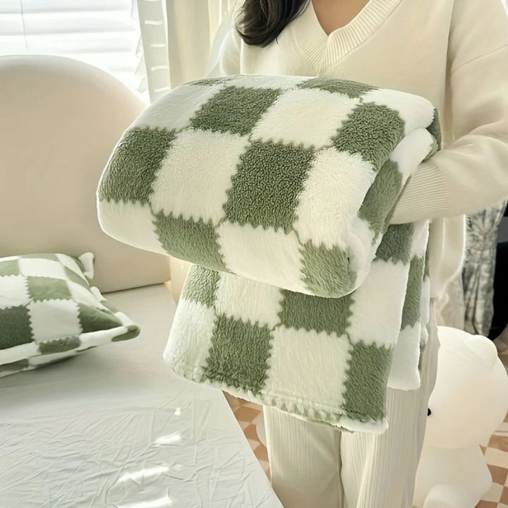 Cosycombe™ Super Soft Fleece Blanket – Light, Breathable and Warm