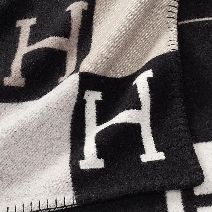Cosycombe™ Soft Cotton Sofa Throw for Warm, Stylish Evenings