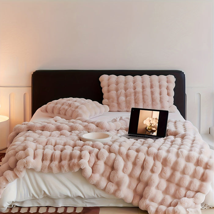 Cosycombe™ Milk Fleece Throw with a Faux Rabbit Fur Feel