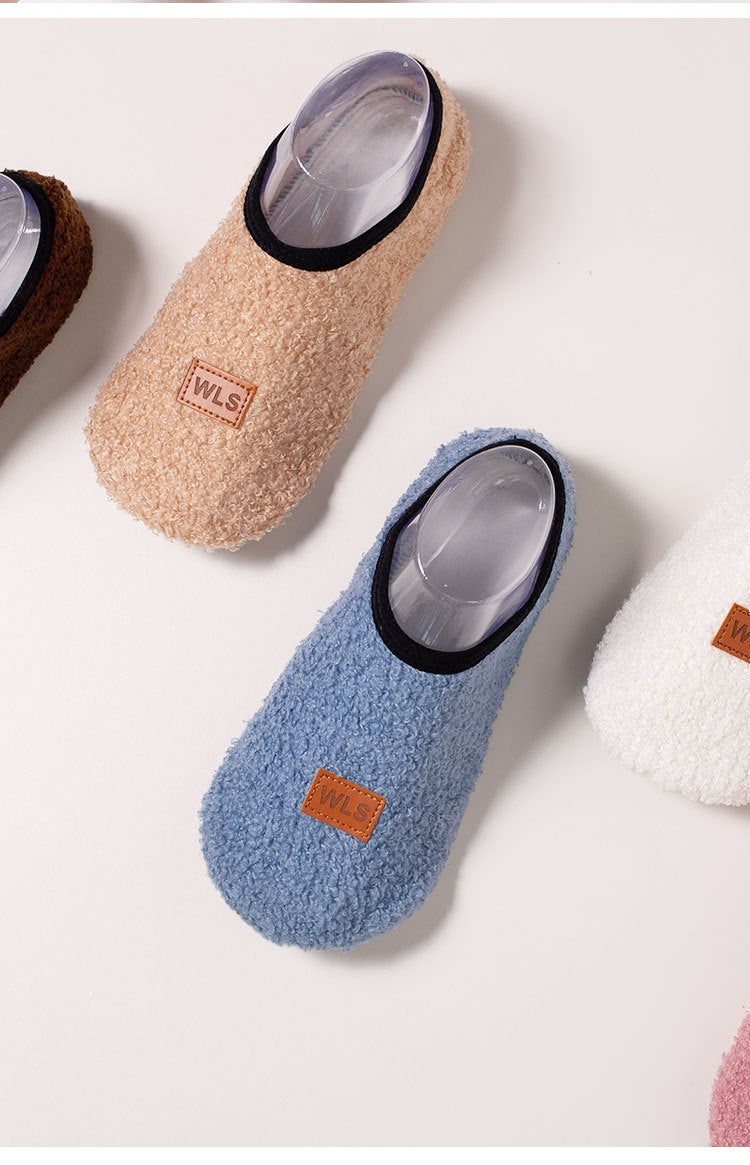 Fleece-lined slipper socks with non-slip sole