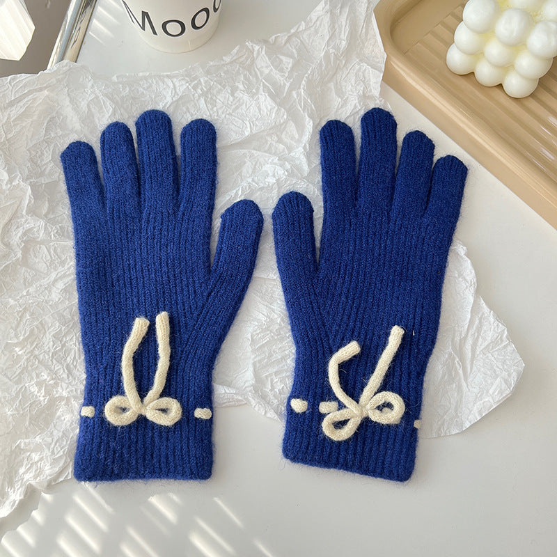 Cream ribbed knit gloves with bow