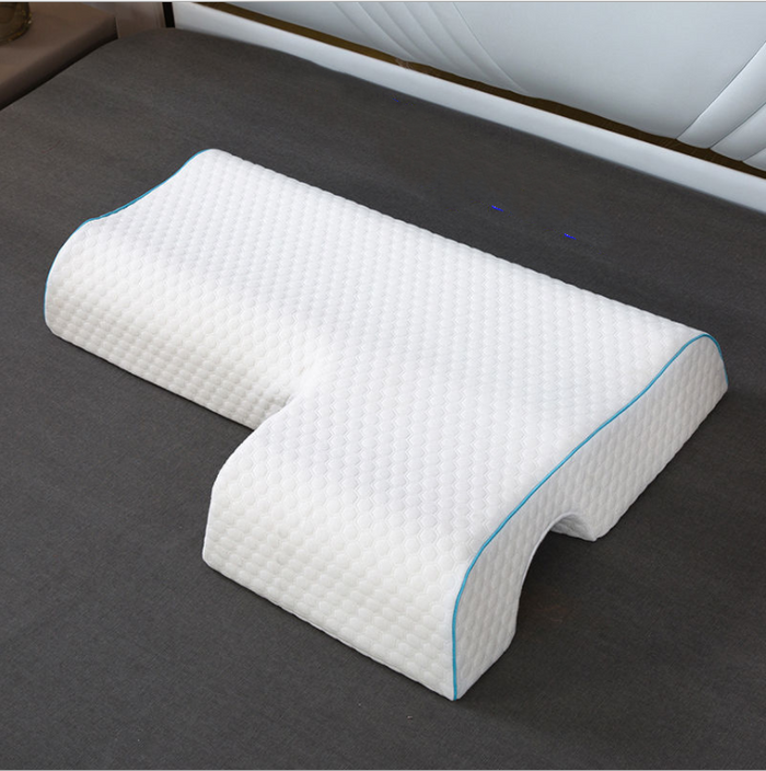 Cosycombe Arched couples pillow with arm tunnel