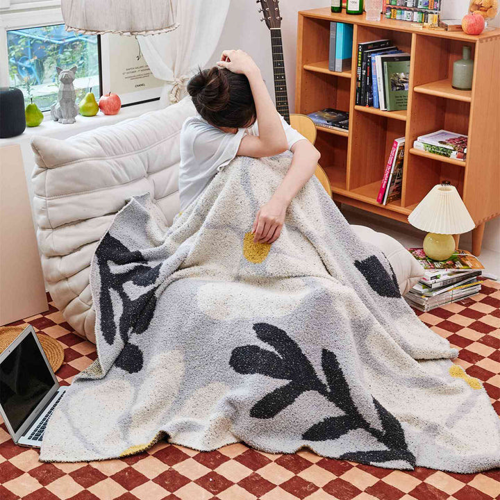 Cosycombe™ Boho Floral Leaf Knitted Throw in Anti-Pilling Microfibre