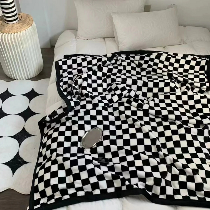 Cosycombe™ Soft Flannel Plaid Throw, Warm Cosy Blanket in Two Styles