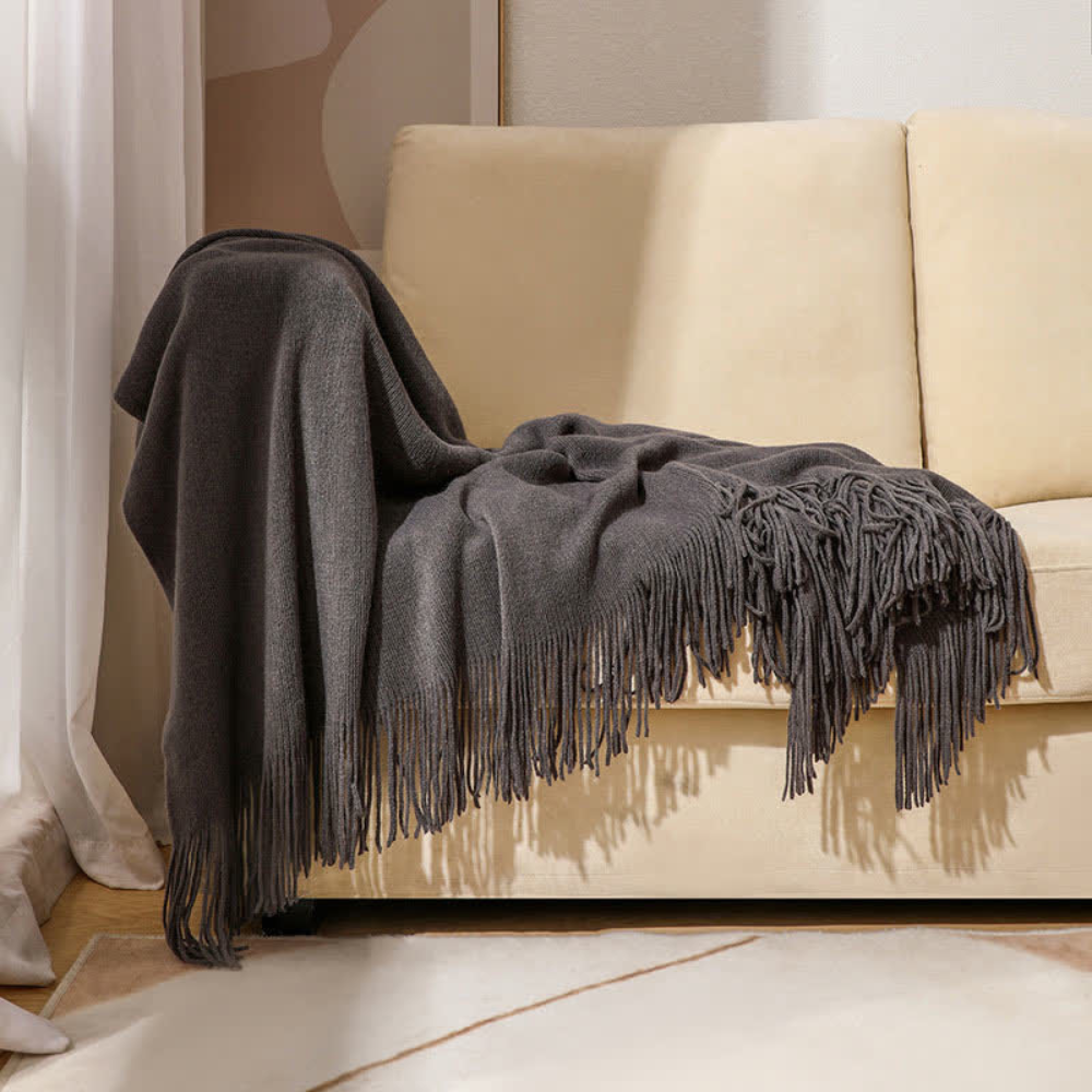 Cosycombe™ Chunky Knit Throw With Tassel Edges in Soft Acrylic