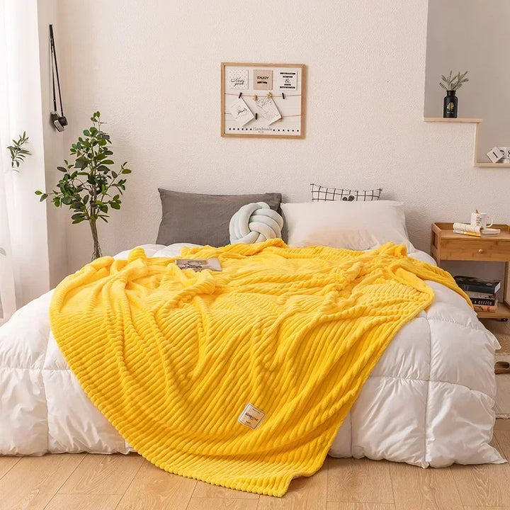 Cosycombe™ Thick Flannel Blanket, Ultra-Soft and Warm for Cold Nights
