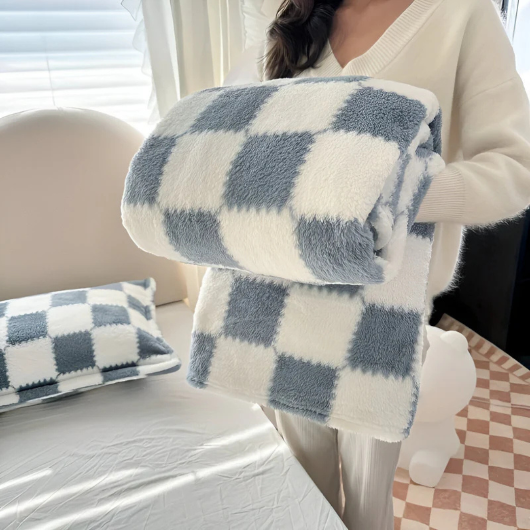 Cosycombe™ Super Soft Fleece Blanket – Light, Breathable and Warm