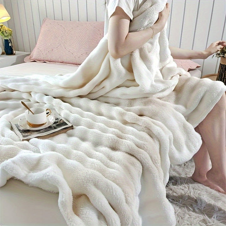 Cosycombe™ Coral Fleece Blanket – Ultra Soft, Warm and Machine Washable
