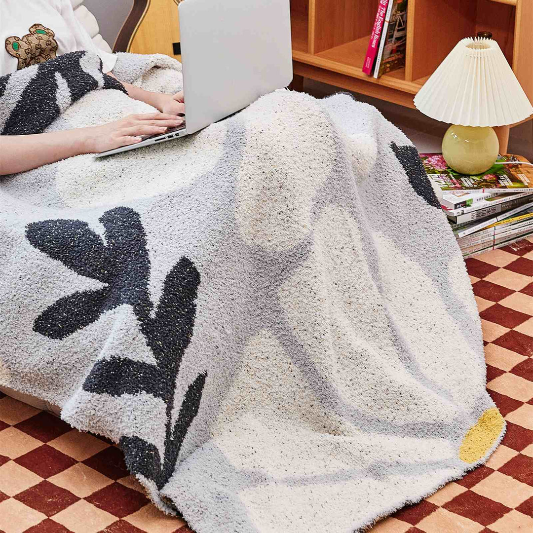Cosycombe™ Boho Floral Leaf Knitted Throw in Anti-Pilling Microfibre
