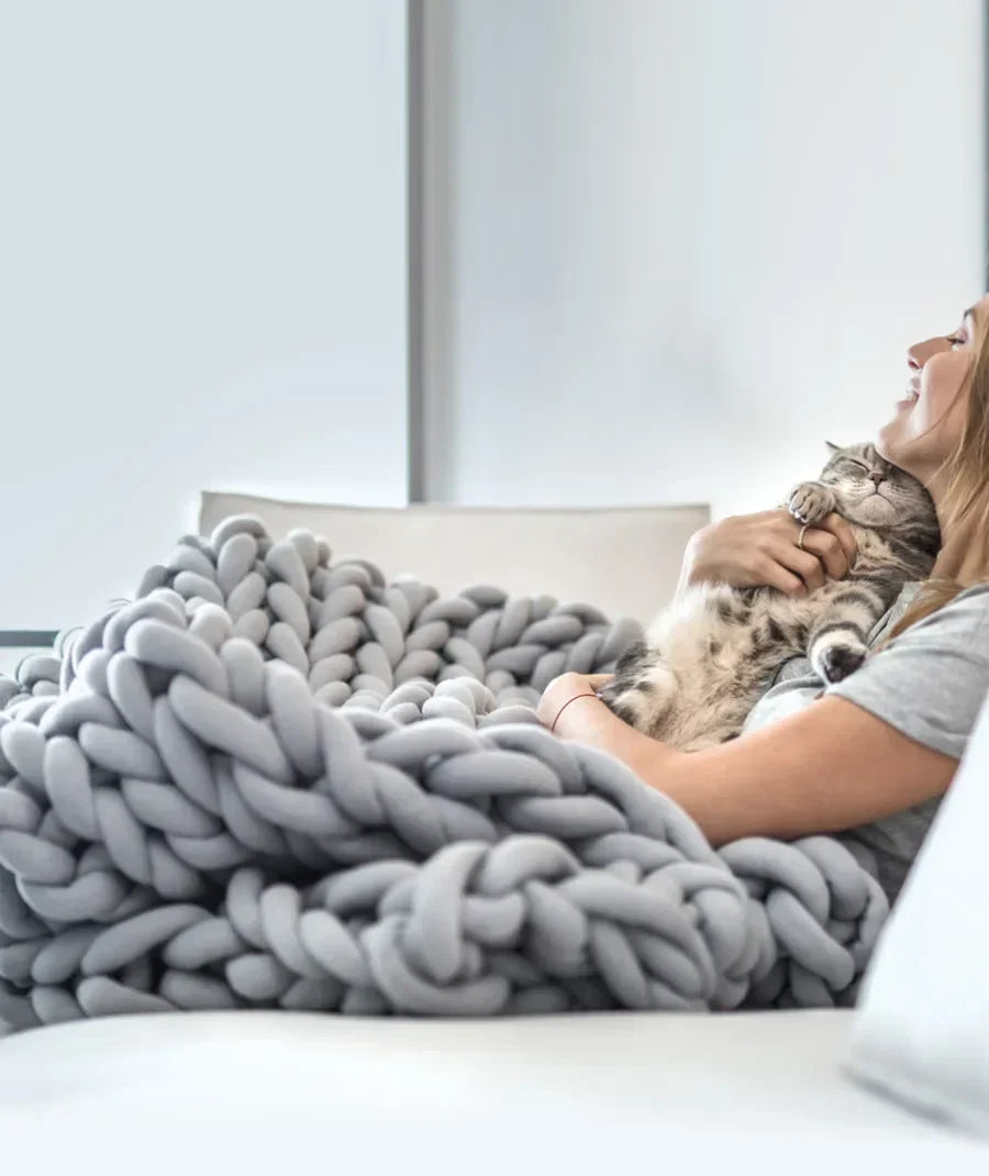 Cosycombe™ Handmade Chunky Knit Weighted Throw for Cosy Nights