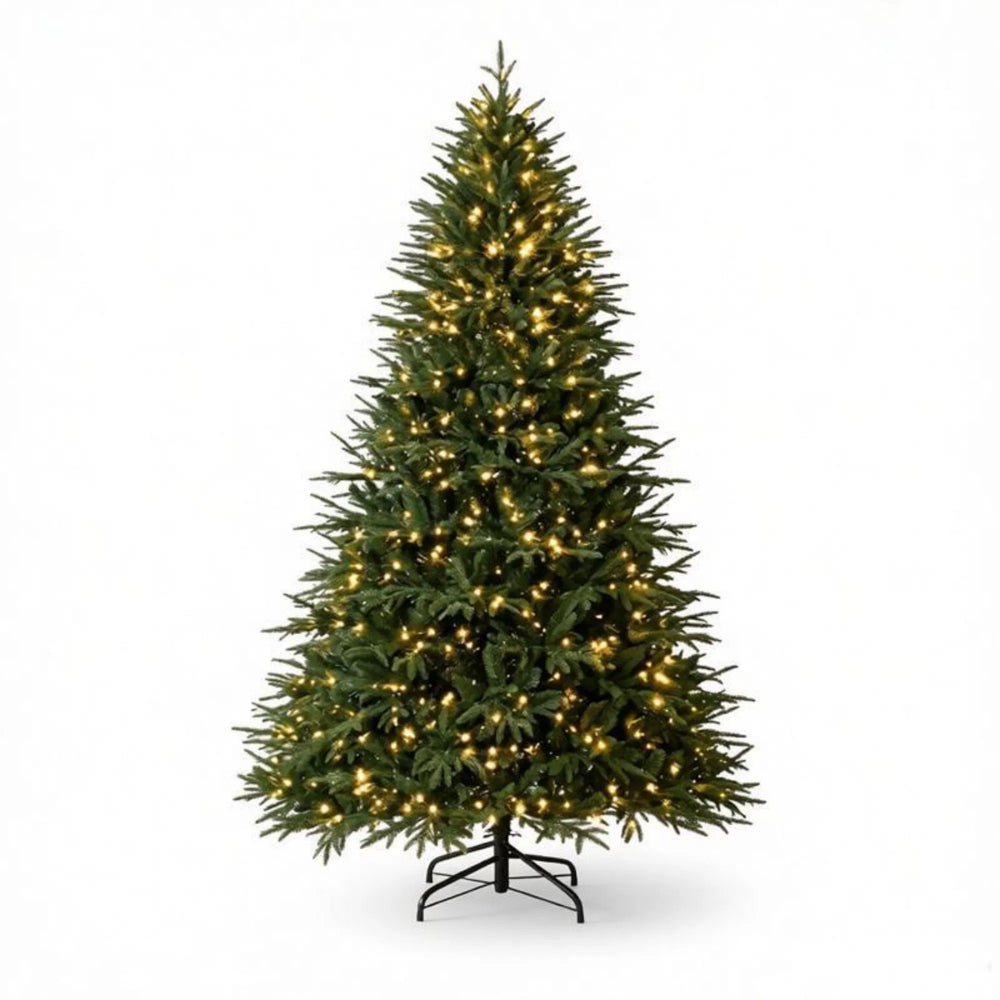 Extra-full green tree with 1000 warm LEDs
