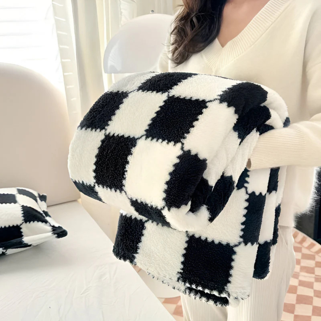 Cosycombe™ Super Soft Fleece Blanket – Light, Breathable and Warm
