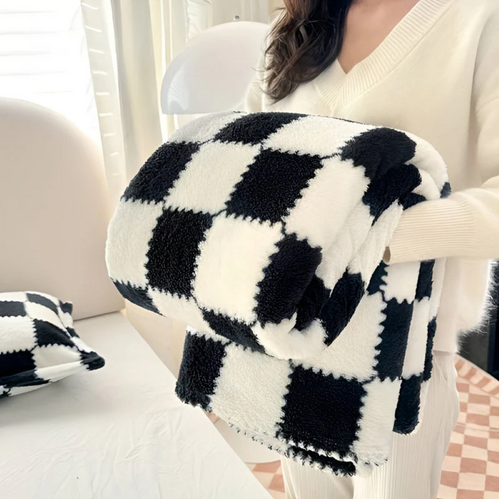 Cosycombe™ Super Soft Fleece Blanket – Light, Breathable and Warm
