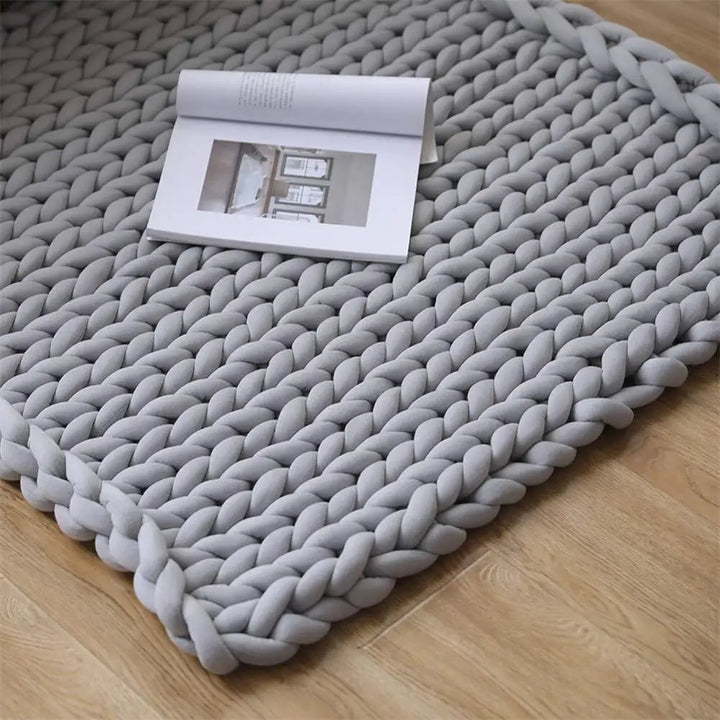 Cosycombe™ Handmade Chunky Knit Weighted Throw for Cosy Nights