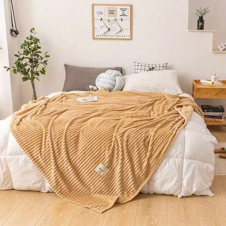 Cosycombe™ Thick Flannel Blanket, Ultra-Soft and Warm for Cold Nights