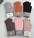 Knitted gloves with contrast ribbed cuff