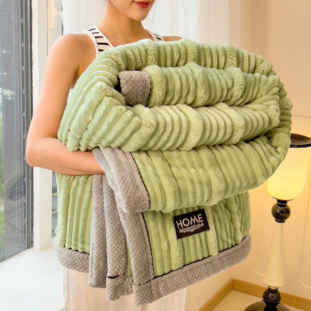 Cosycombe™ Warm Plush Fleece Blanket for Bed and Sofa, Light Yet Insulating