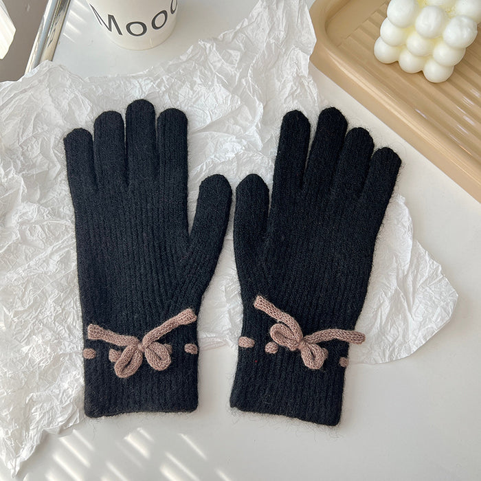 Cosycombe Ribbed Knit Gloves with a Pretty Bow