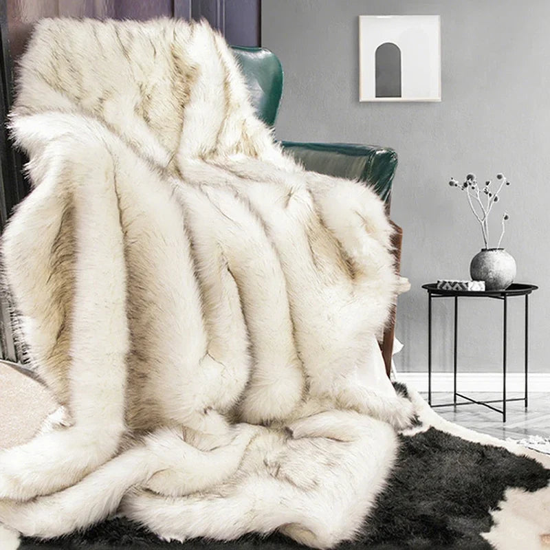 Cosycombe™ Fluffy Faux Fur Blanket with Reinforced Edges