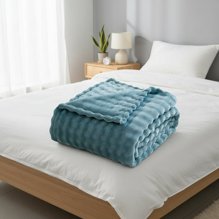 Cosycombe™ 3D Bubble Plush Blanket with Cloud-Soft Raised Texture