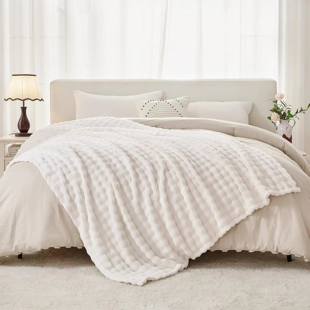 Cosycombe™ 3D Bubble Plush Blanket with Cloud-Soft Raised Texture