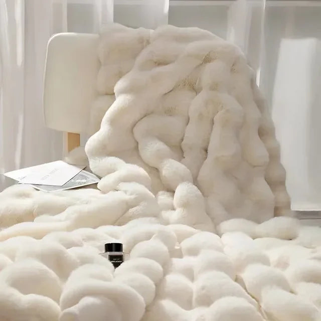 Cosycombe™ Super Soft Plush Fleece Blanket for Frosty Winter Nights
