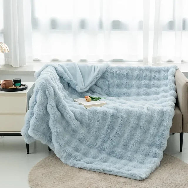 Cosycombe™ Super Soft Plush Fleece Blanket for Frosty Winter Nights