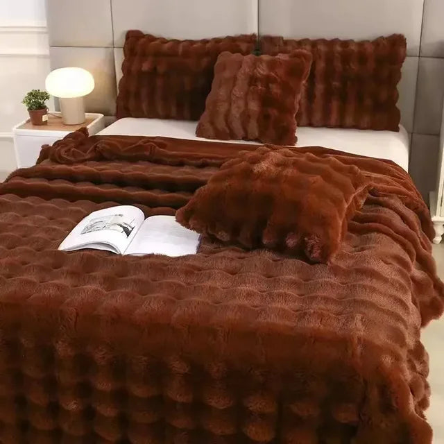 Cosycombe™ Super Soft Plush Fleece Blanket for Frosty Winter Nights