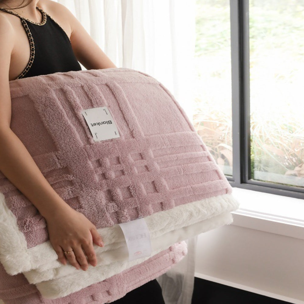 Cosycombe™ Fluffy Jacquard Throw Blanket with 3D Texture