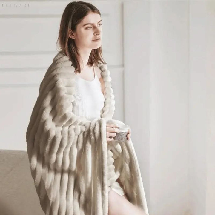 Cosycombe™ Textured Plush Blanket for a Cosy Bed and Sofa