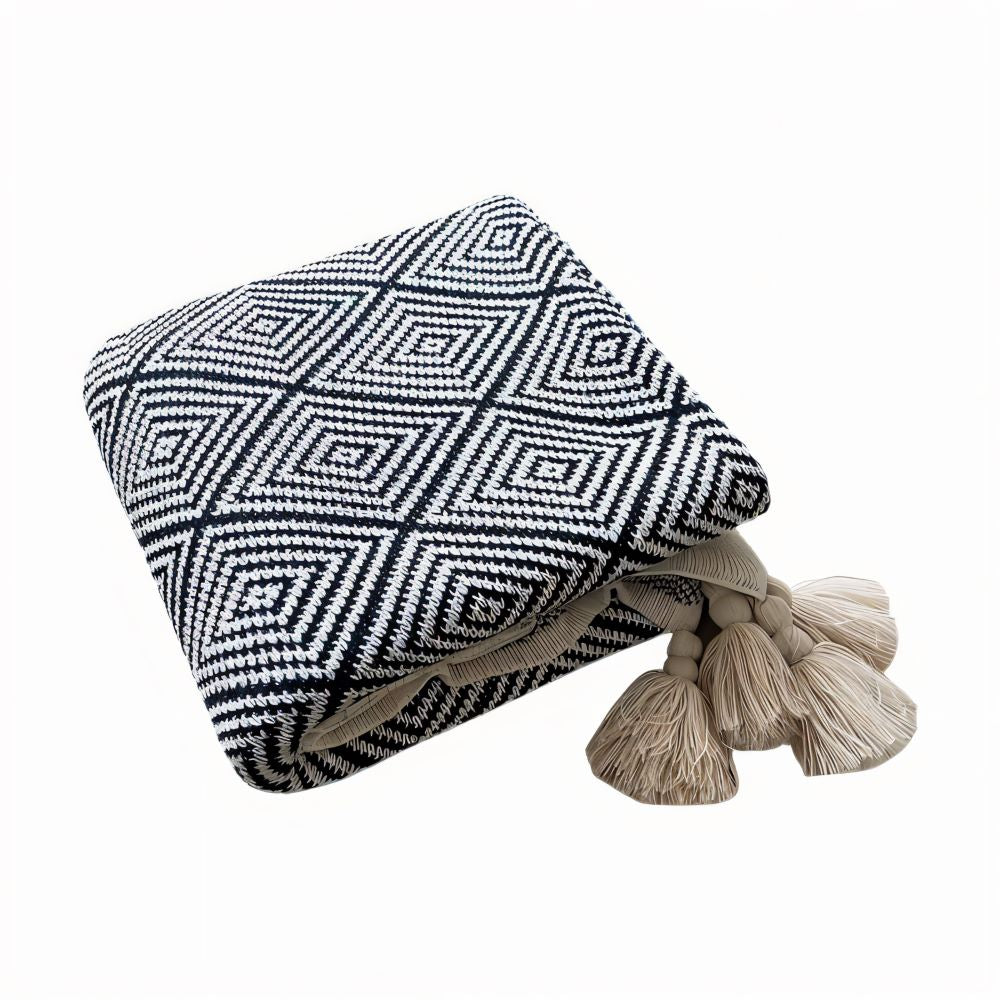 Cosycombe™ Geometric Fleece Throw Blanket in Black and White – Soft and Light