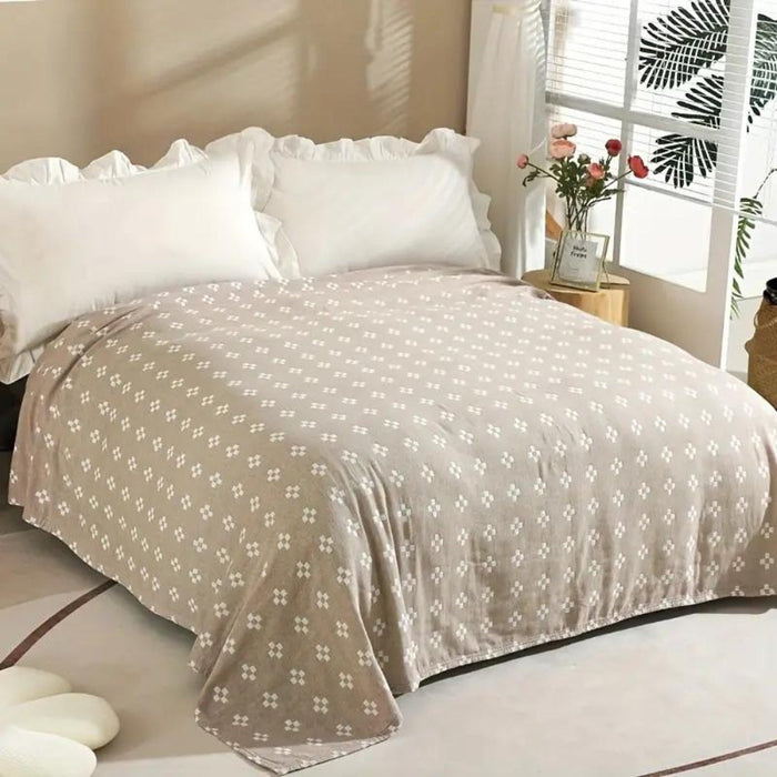 Cosycombe™ Lightweight Three-Layer Blanket with Geometric Diamond Pattern