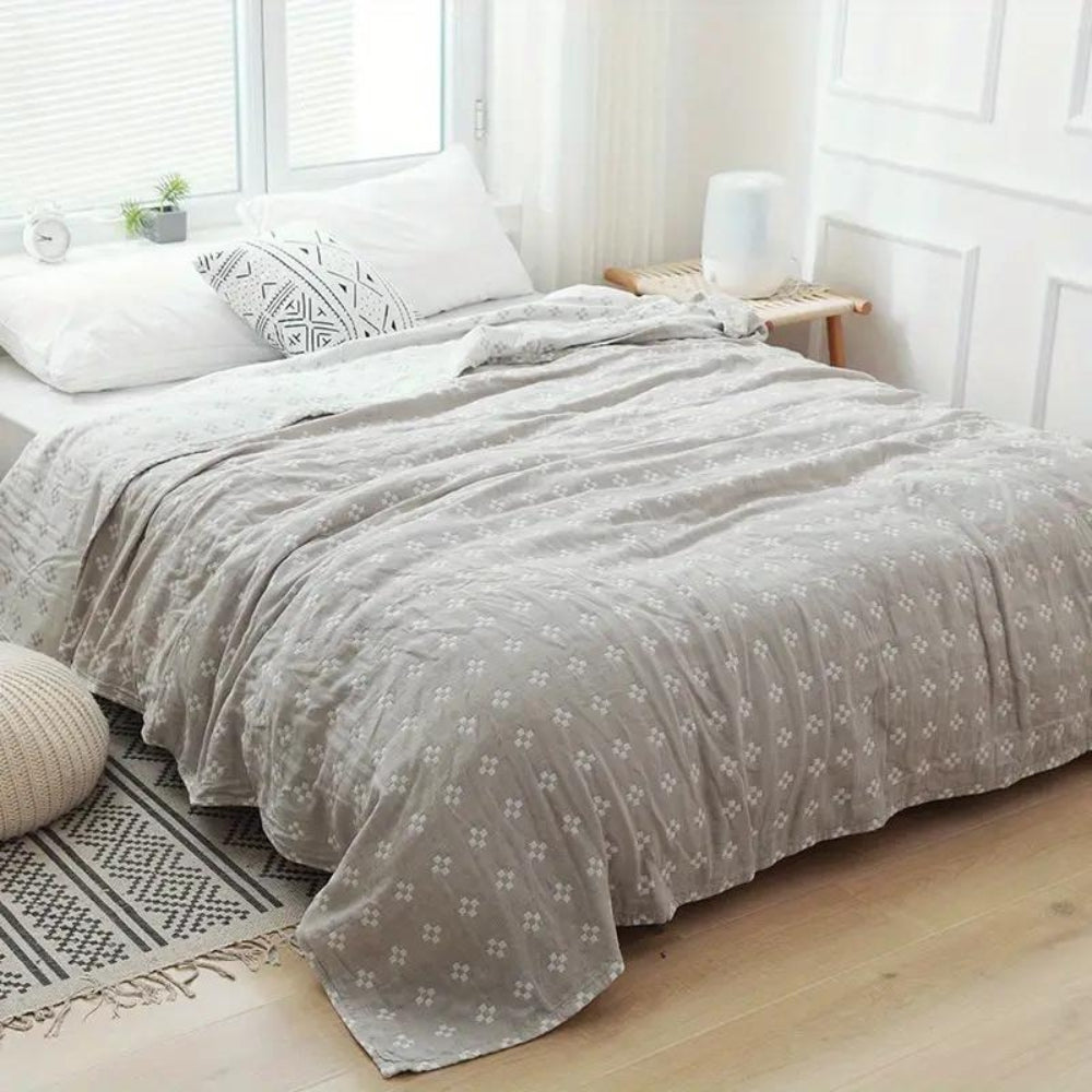Cosycombe™ Lightweight Three-Layer Blanket with Geometric Diamond Pattern