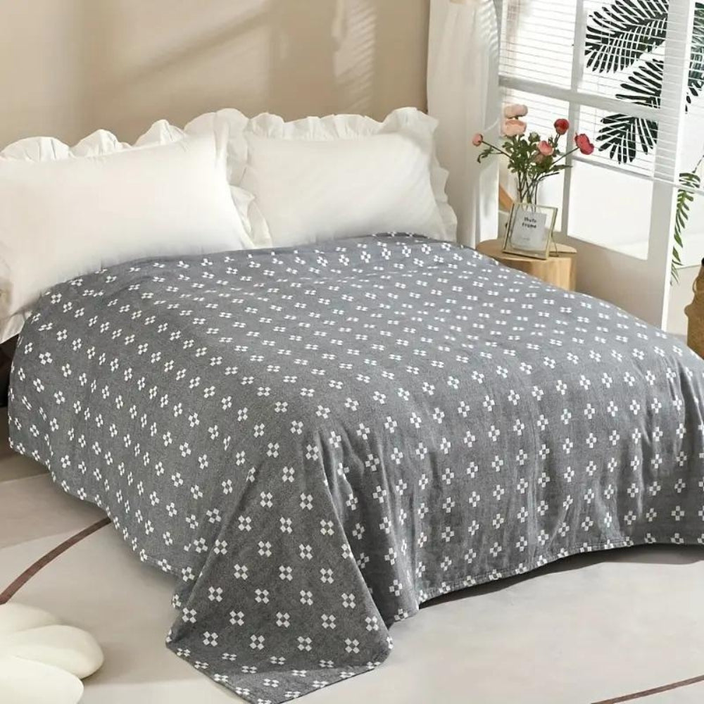 Cosycombe™ Lightweight Three-Layer Blanket with Geometric Diamond Pattern