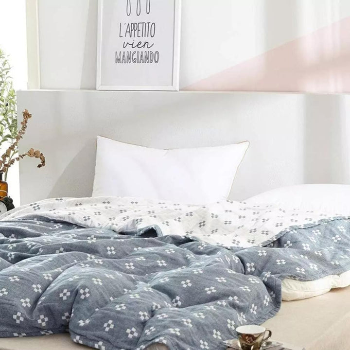 Cosycombe™ Lightweight Three-Layer Blanket with Geometric Diamond Pattern