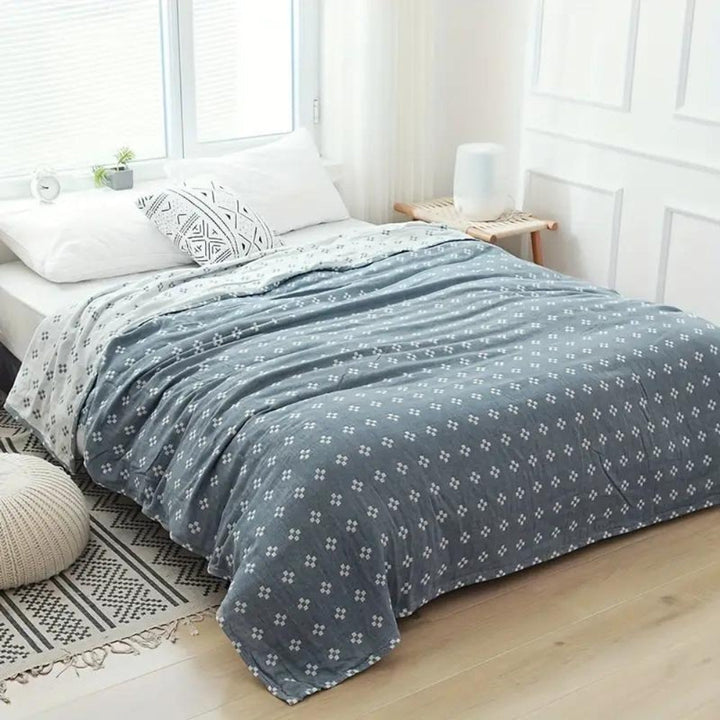 Cosycombe™ Lightweight Three-Layer Blanket with Geometric Diamond Pattern