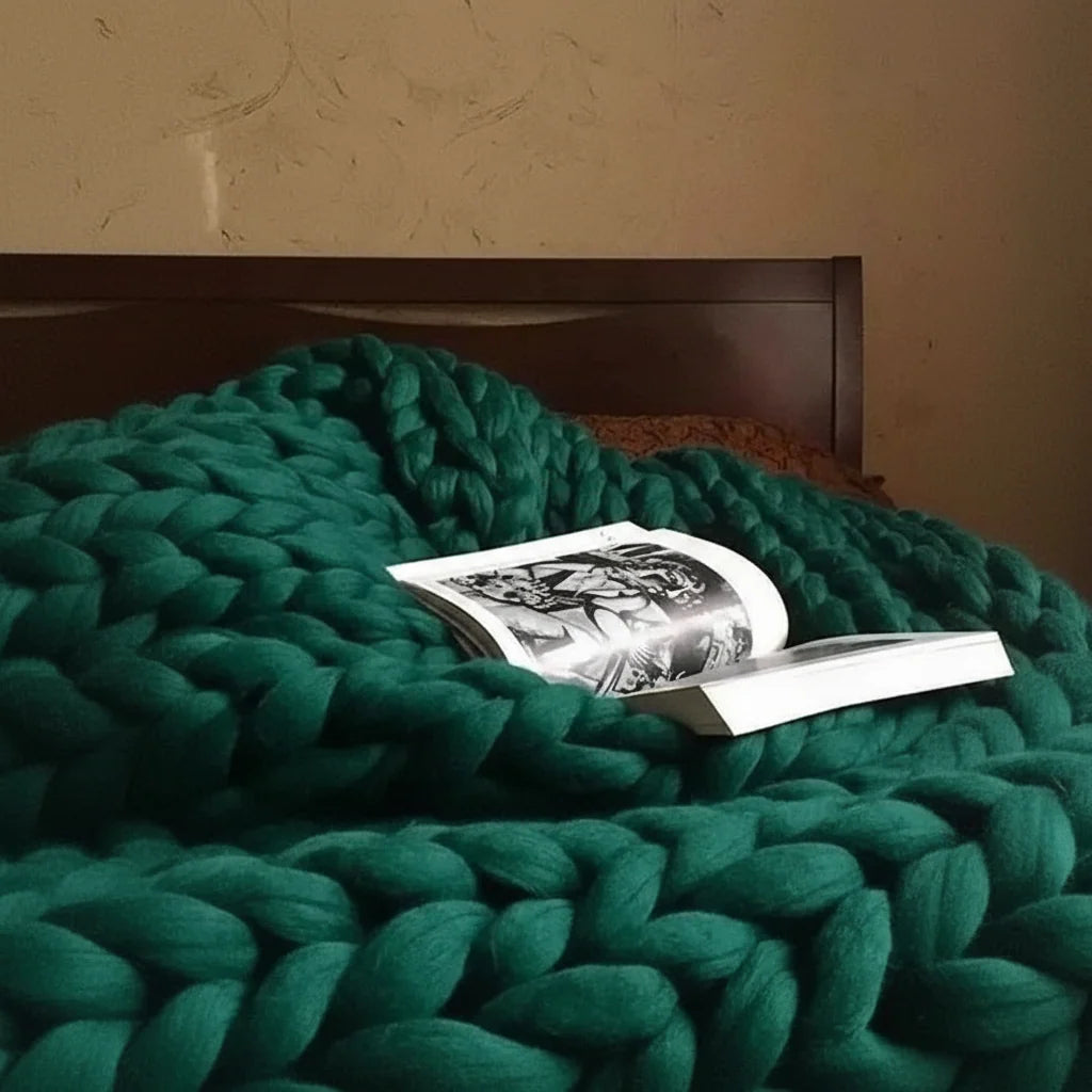 Cosycombe™ Handmade Chunky Knit Minky Blanket for Ultimate Warmth