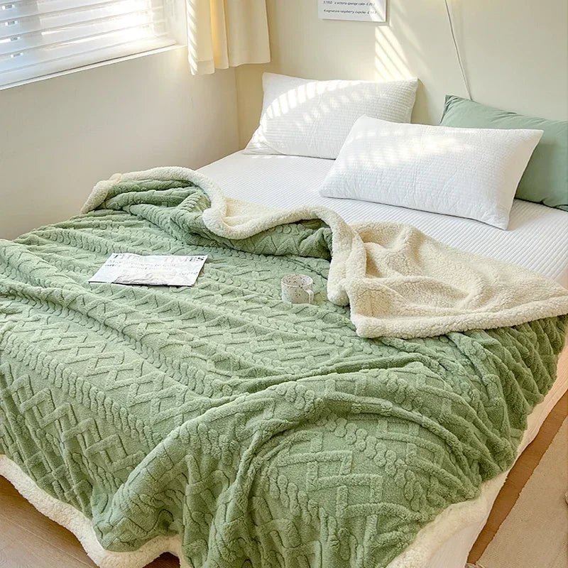 Cosycombe™ Lamb Velvet Flannel Blanket, Light Warmth for Home and Office