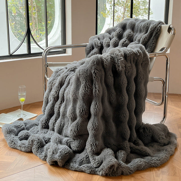 Cosycombe™ Soft Textured Throw Blanket with Elegant Wave Pattern