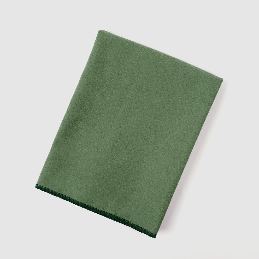 Cosycombe™ Lightweight Warm Fleece Blanket in 31 Colours, Machine Washable